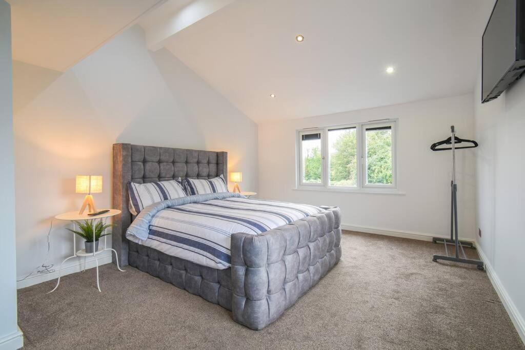 Luxurious & Tranquil Riverside Getaway Great Harwood Exterior photo