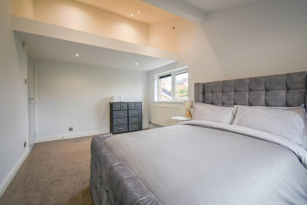 Luxurious & Tranquil Riverside Getaway Great Harwood Exterior photo
