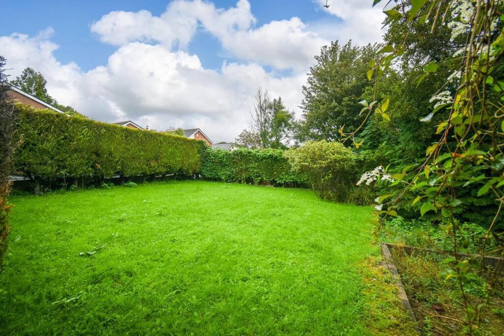 Luxurious & Tranquil Riverside Getaway Great Harwood Exterior photo